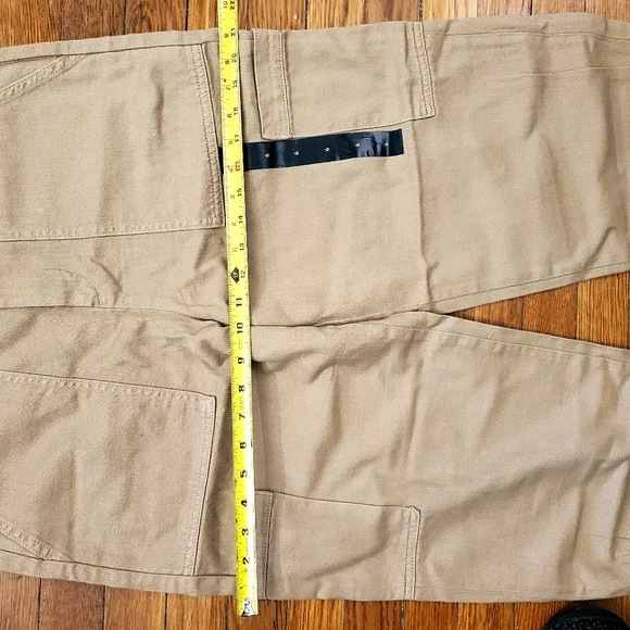 Banana Republic Relaxed Cargo Pants, Size 6, 100% Cotton, Warm Tan, Camel, Beige - Picture 8 of 12
